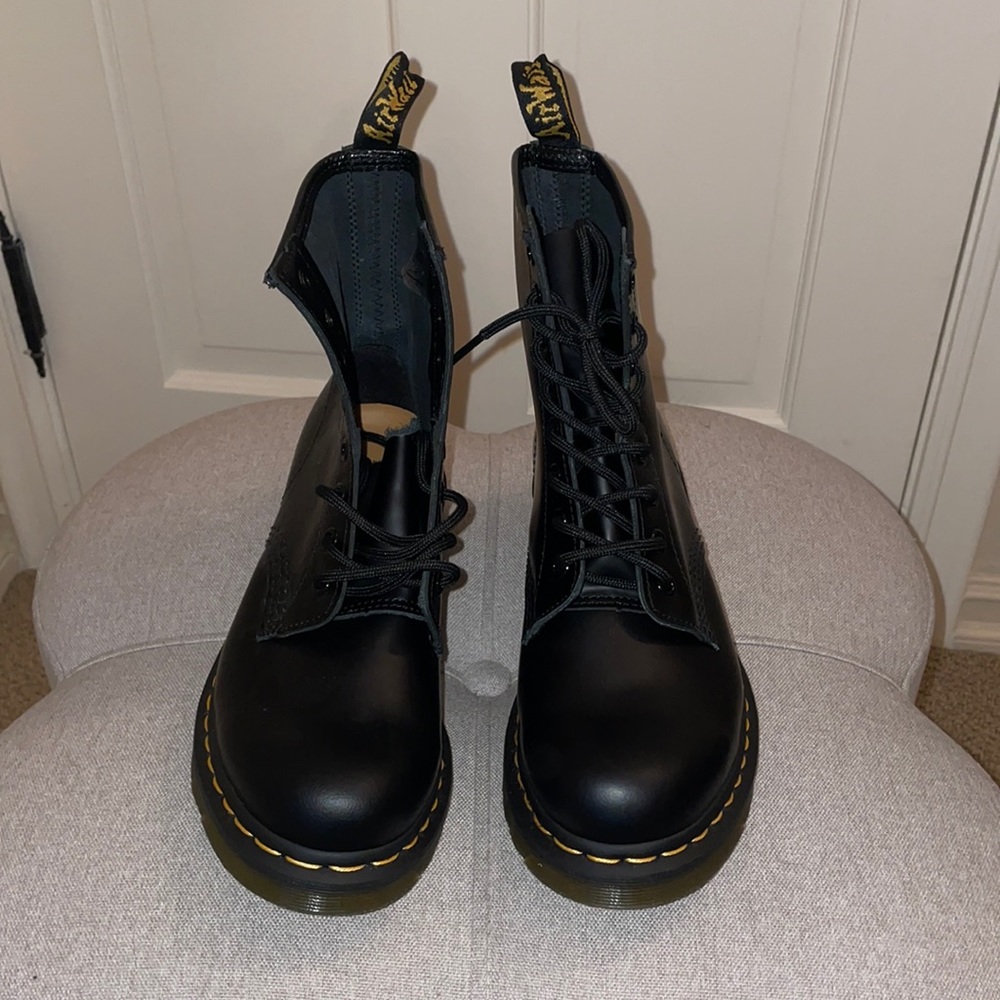 1460 WOMEN'S SMOOTH LEATHER LACE UP BOOTS